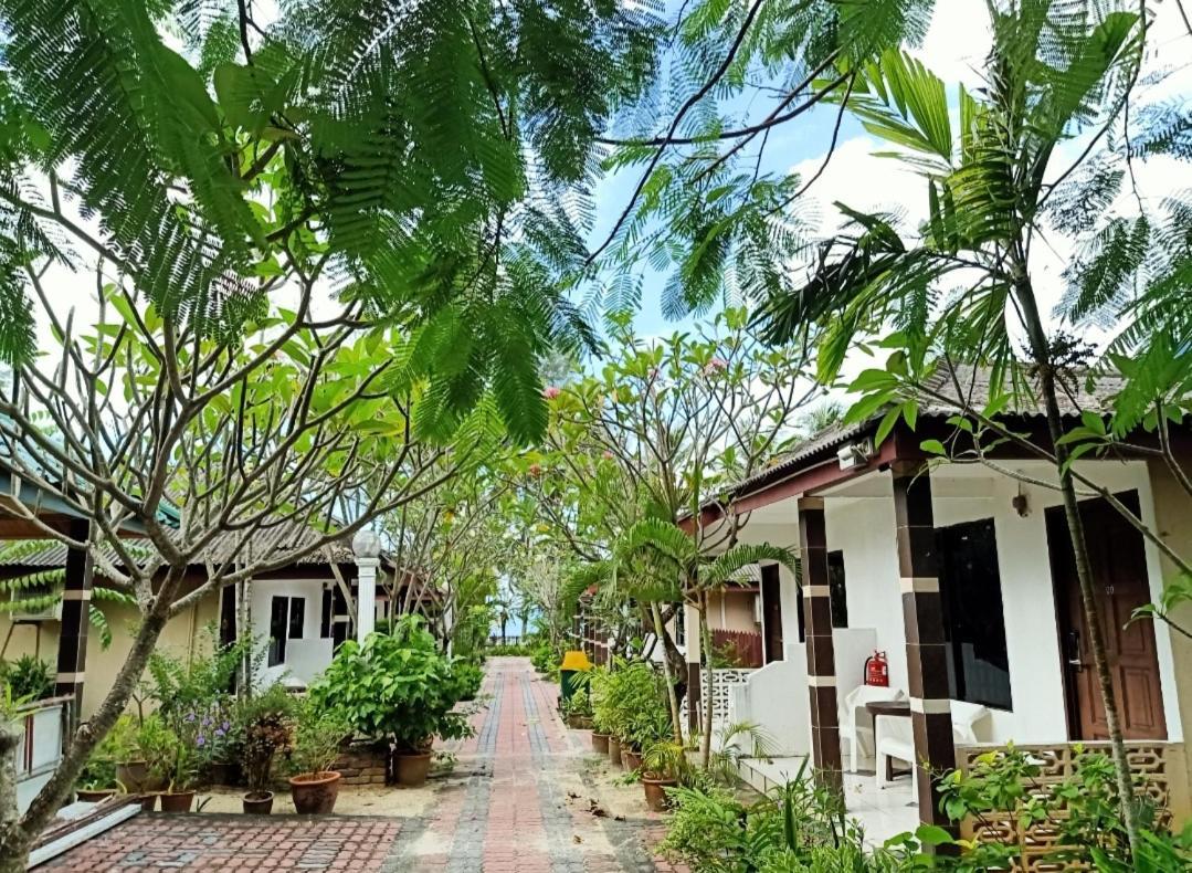 Langkapuri Resort Langkawi Pantai Cenang  Exterior foto